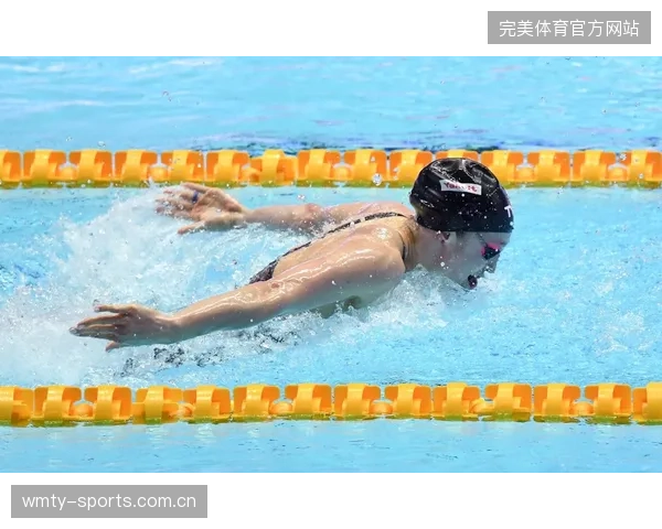 游泳：美国队4×100接力重夺世界冠军